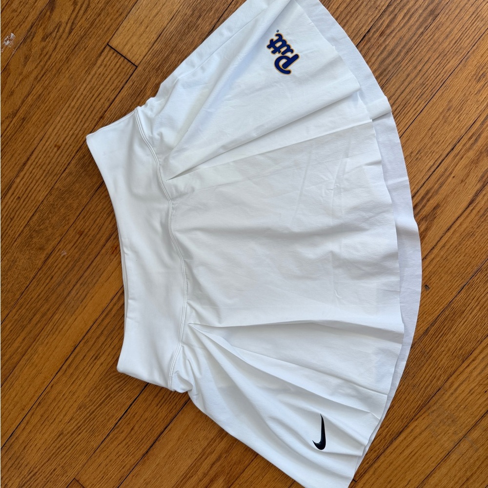 Nike Women's White Pleated Skort